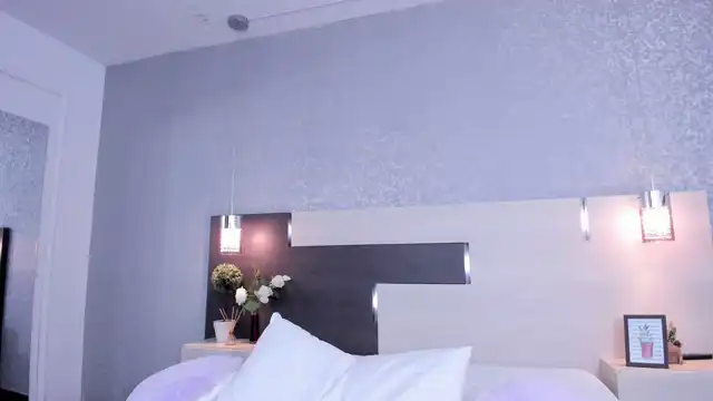 Christiegarcia – [Xlovecam] Amazing Incredible Women Big Tip Goal – 2025-01-27 20:27:53