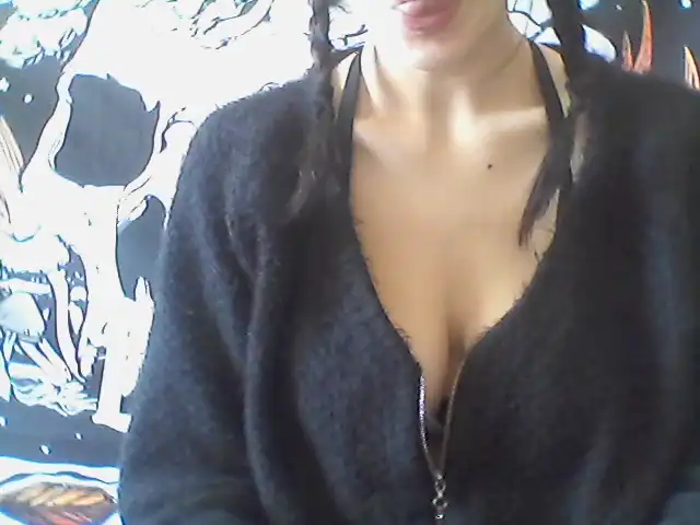 Miadinome – [Cam4] Fingering Party First Time – 2026-07-05 09:02:25