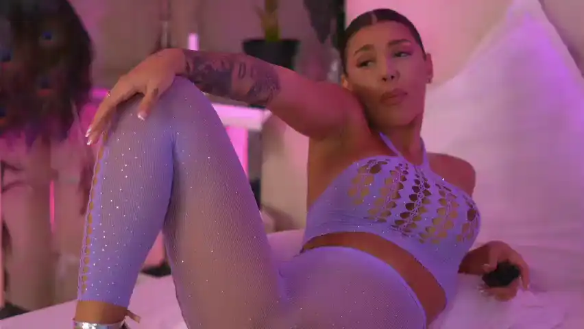 Natydesiree – [Bongacams] Ride Home Alone Ass – 2025-03-28 22:49:16