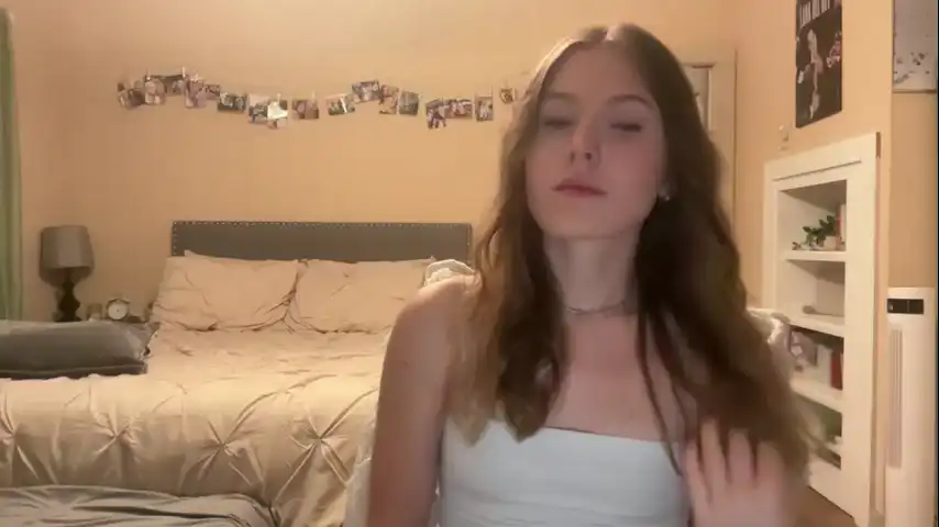 Emilytaylorxo – [Chaturbate] Ride Roleplay Young Slut – 2025-11-01 21:41:41