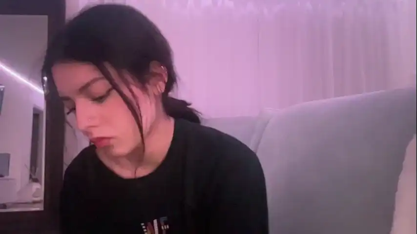 Samantha1282 – [Chaturbate] Flashing Ass Cam Video Romantic – 2025-08-21 17:53:17