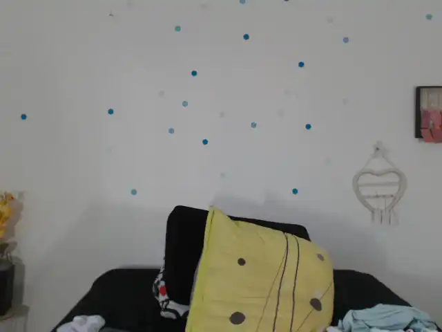 Juliafrancaise – [Xlovecam] Gets Lucky Live Cams Fuck Her Hard – 2026-05-16 14:26:02