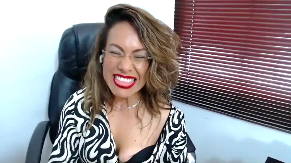 Office_secret – [Myfreecams] Cute Webcam Girl Nice Chat – 2025-07-11 14:42:17