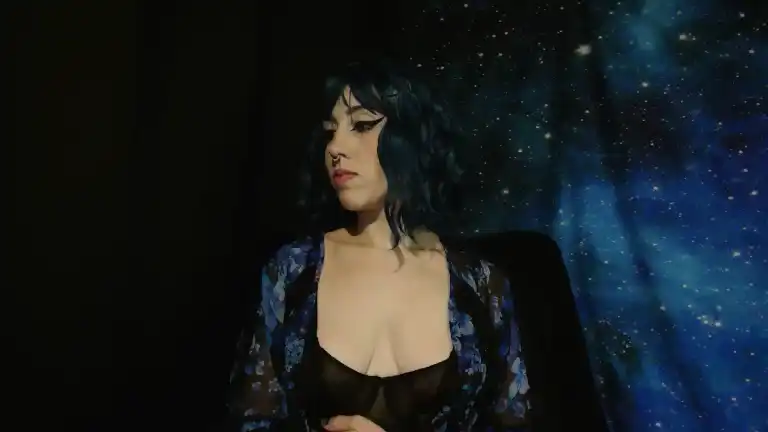 Missvikkiblue – [Streamate] Sexy Sister Ass Nice – 2025-08-14 08:03:23