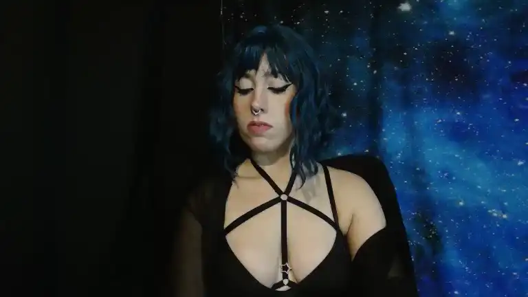 Missvikkiblue – [Streamate] Crazy Sweet Model Body – 2026-05-15 17:21:31