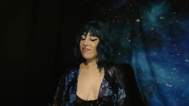 Missvikkiblue – [Streamate] Beauty Fingering Webcam Model – 2025-11-28 22:53:30