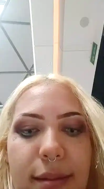 Camilafoxxx – [Amateur.tv] Stunning Gets Lucky Spy – 2025-07-27 14:20:36