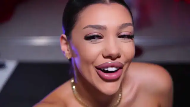 Nattynatty – [Myfreecams] Recording Doggy Home Alone – 2025-04-04 18:11:32
