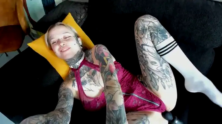 Uralexis – [Streamate] Anal Busty Twerking – 2025-12-04 11:57:10