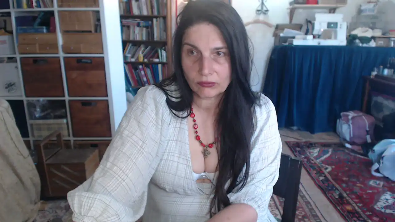 Melantha – [Cam4] Spy Video Role-play Chica – 2025-09-18 06:28:16