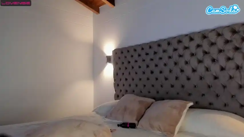 Paulinasoto – [Camsoda] Natural Body Shaved Fun – 2025-01-25 17:18:31