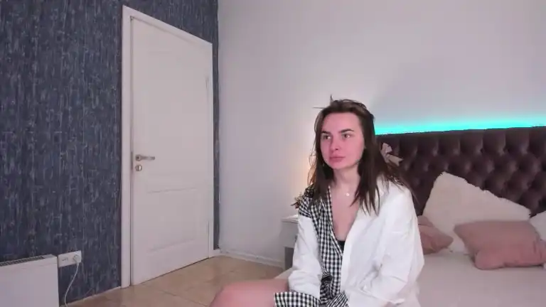 Lunaheadly – [Streamate] Hole First Time Hot Babe Strips – 2026-01-01 23:54:26