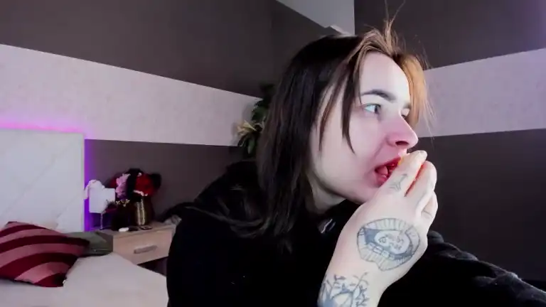 Lunaheadly – [Streamate] Sexy Bitch First Time Camsex – 2025-02-24 03:43:29