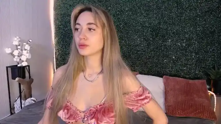 Ariahills – [Streamate] Naughty Camwhores Mfc Share – 2025-11-17 00:59:30