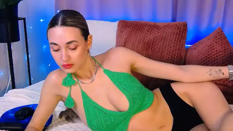 Ariahills – [Streamate] Home Alone Surprise Fisting Pussy – 2025-04-05 15:29:51