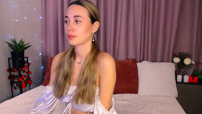 Ariahills – [Streamate] Shaved Lovense Friendly – 2026-05-26 03:10:48