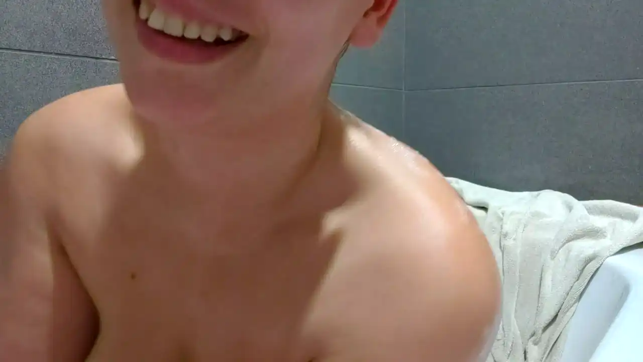 Brzoskwinka2_ – [Showup] Busty Cam Clip Best – 2026-07-07 02:21:51
