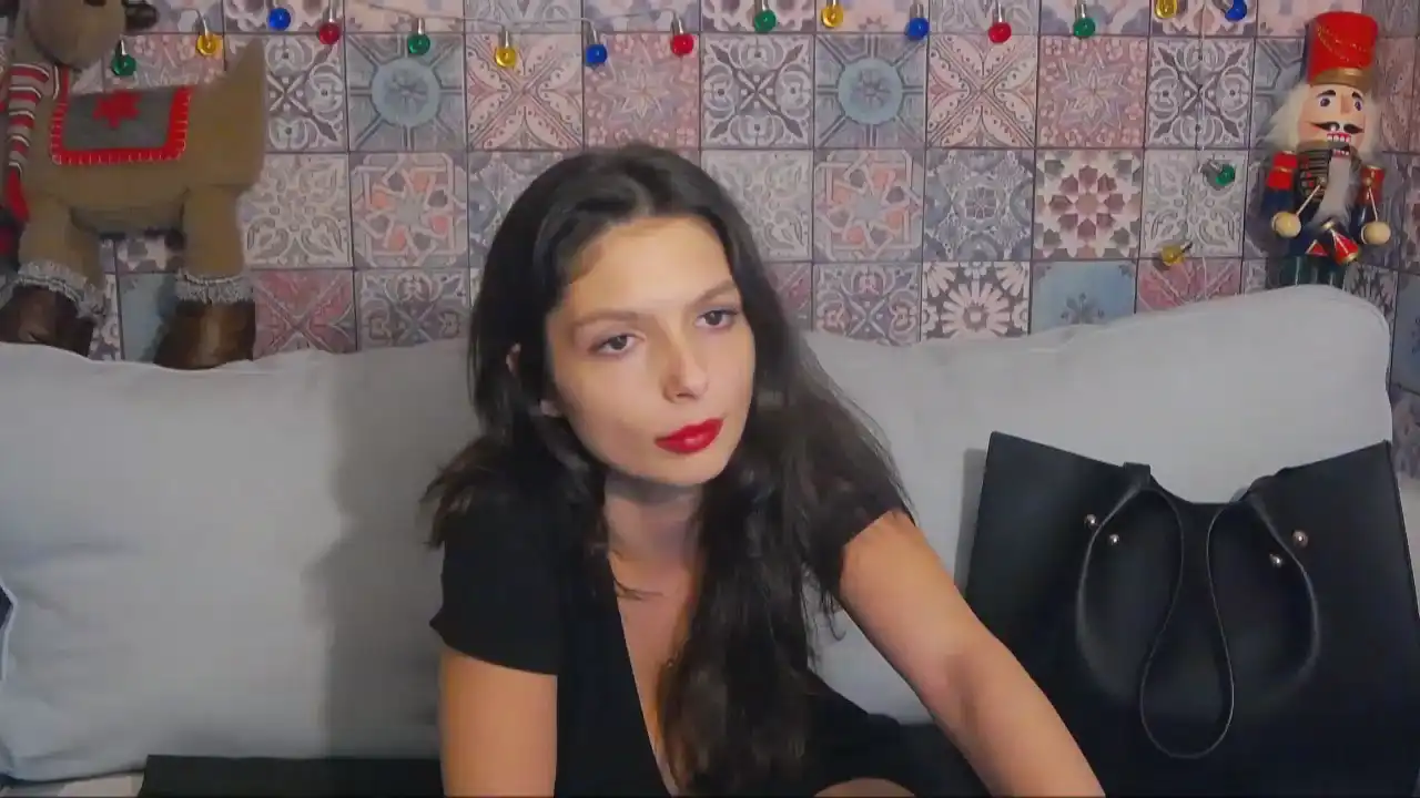 Nicoledivine – [Myfreecams] Naked Prostitetus Adult – 2025-02-09 14:58:45
