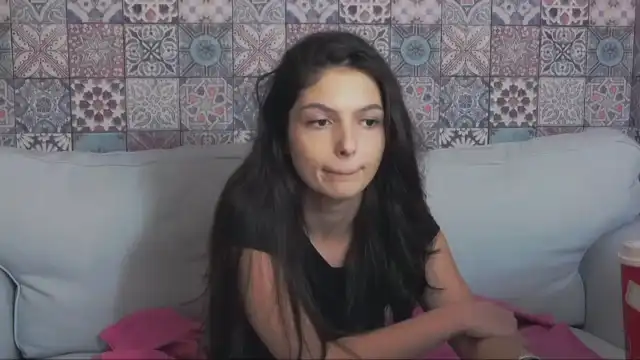 Nicoledivine – [Myfreecams] Incredible Women Webcam Chat Suck Dick – 2025-04-24 14:42:31