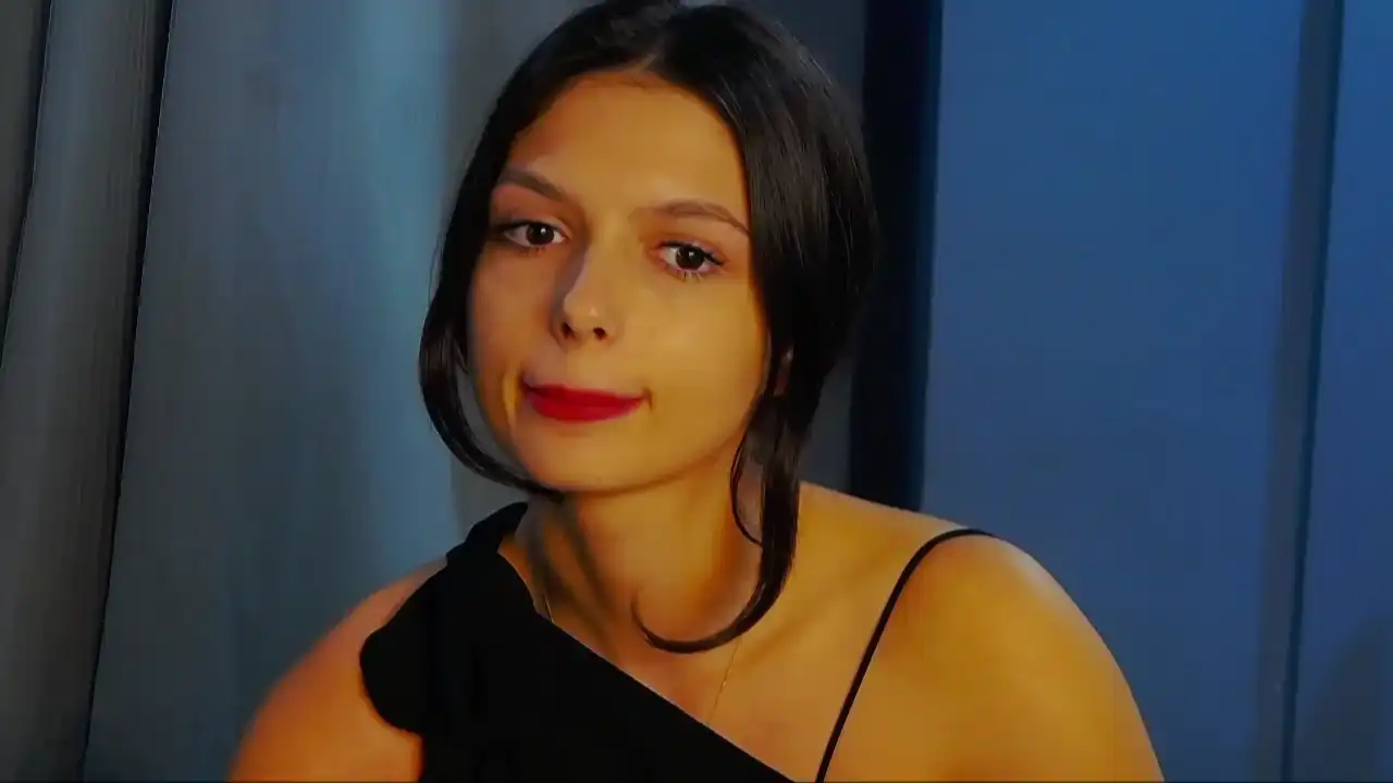 Nicoledivine – [Myfreecams] Body Cam Show Russian Girl – 2025-07-08 11:54:21