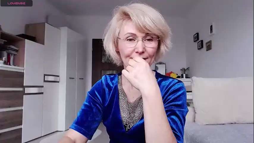 Jasmin18v – [Chaturbate] Lovense Pussy Sweet Model – 2025-10-02 06:40:25