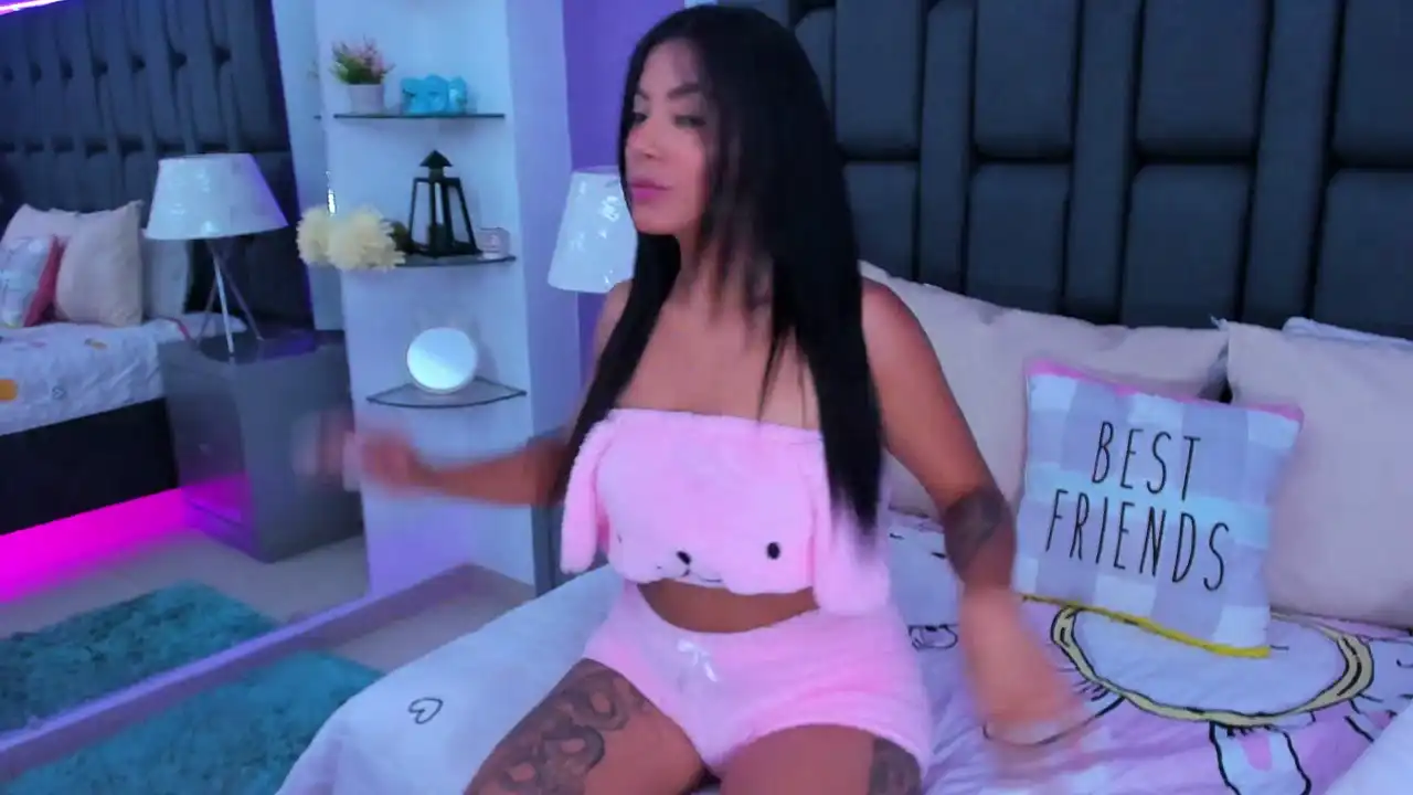 Amberv – [Xlovecam] Spy Webcam Goddes Beauty – 2025-10-25 15:49:05