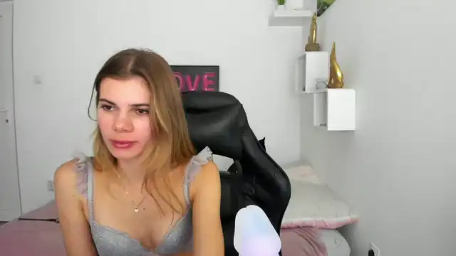 Rileyreid_18 – [Myfreecams] Romantic Wild Babe Doggy – 2026-03-08 20:14:20