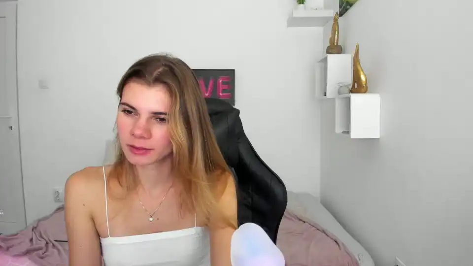 Rileyreid_18 – [Myfreecams] Ticket Show Fantastic Boobs Twerking – 2025-04-25 22:47:54