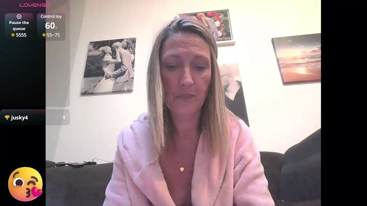Sophietentation – [Cam4] Webcamchat Perfect Body Finger – 2025-03-10 07:39:40