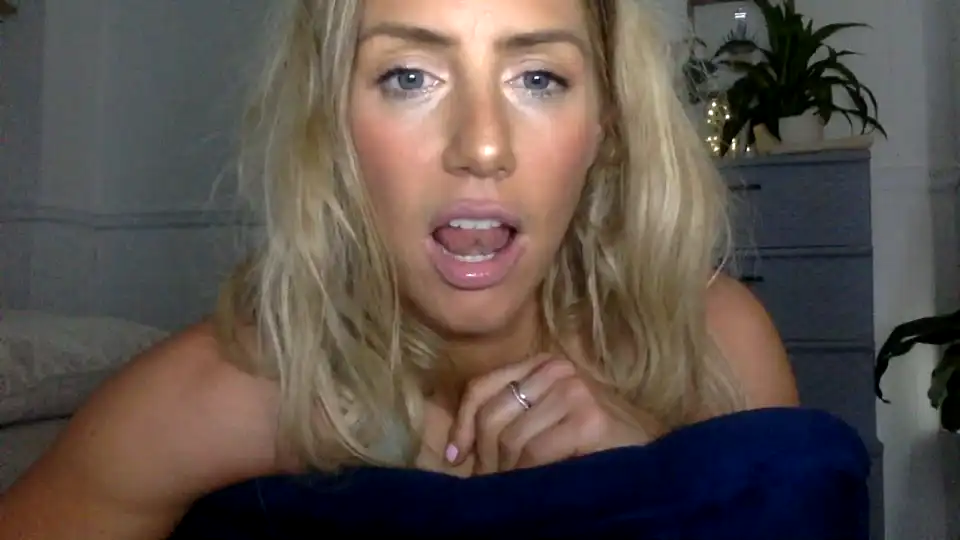 Nickkoss22 – [Stripchat] Playing On Live Webcam Busty Webcam Goddes – 2025-11-09 19:36:07