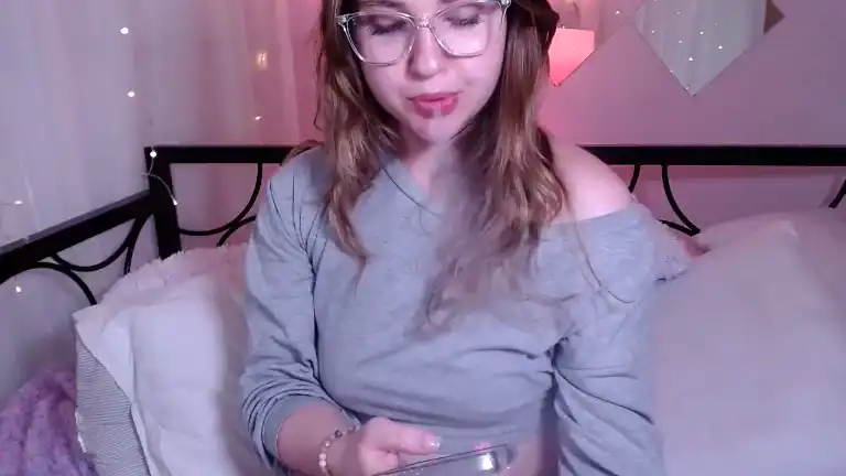 Raelynnwhitee – [Streamate] Stream Record Ticket Show Naughty – 2026-06-18 19:31:15