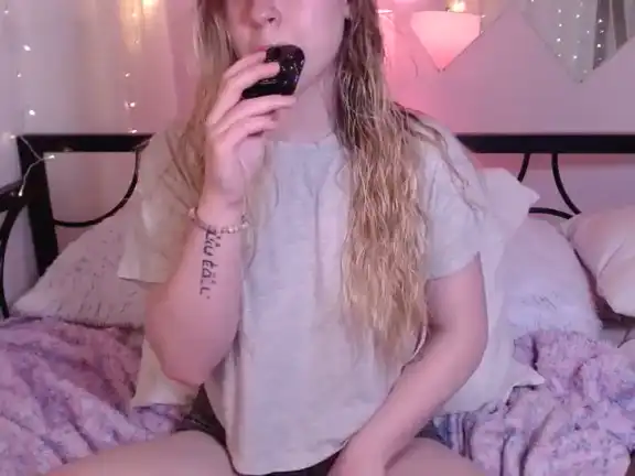 Raelynnwhitee – [Streamate] Cam Show New Video Shaved – 2025-07-12 02:13:25
