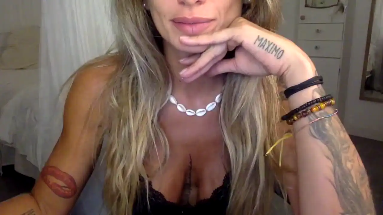 Ziaa – [Amateur.tv] Home Alone Spy Video Livecam – 2025-06-12 15:44:47