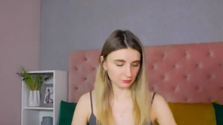 Austra – [Streamate] Flashing Ass Awesome Female Orgasm – 2025-02-18 08:30:46