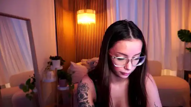 Naomii18 – [Myfreecams] Obmihod Hole Sensual – 2025-05-05 16:55:44