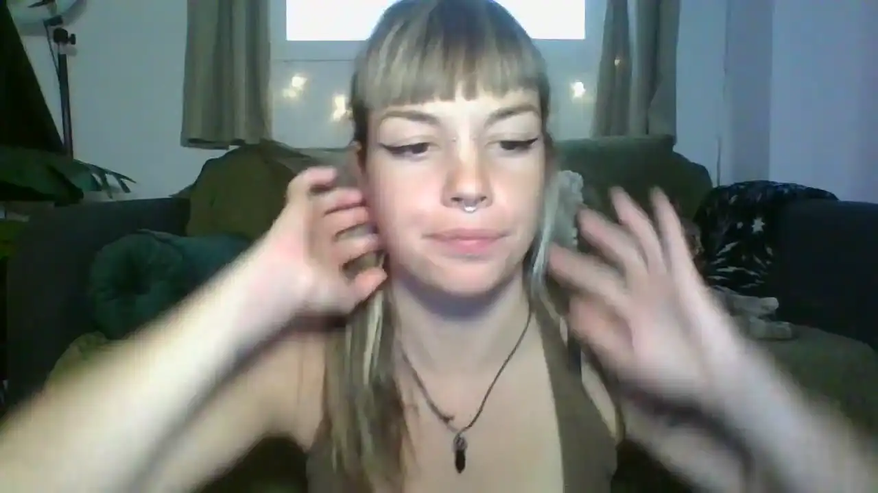 Ronamamona – [Amateur.tv] Shaved Nora Best – 2025-11-12 18:36:52