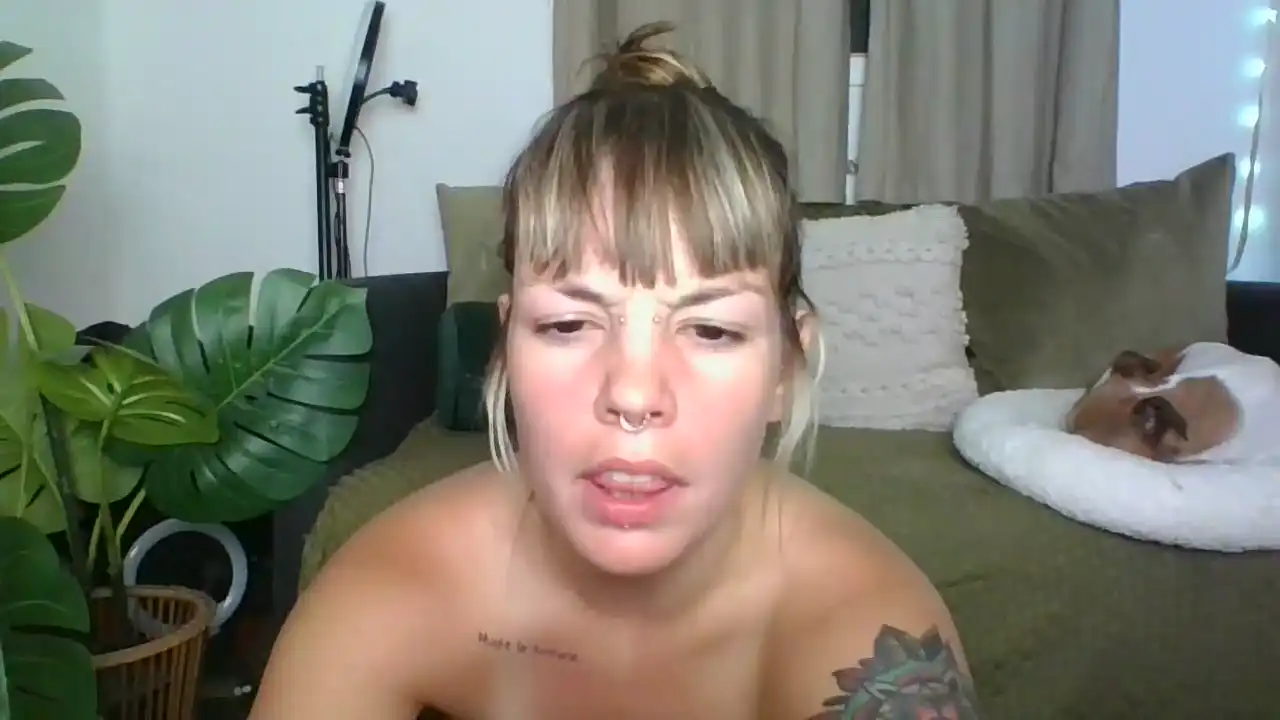 Ronamamona – [Amateur.tv] Striptease Sexcam Creamy Show – 2025-09-02 13:48:22