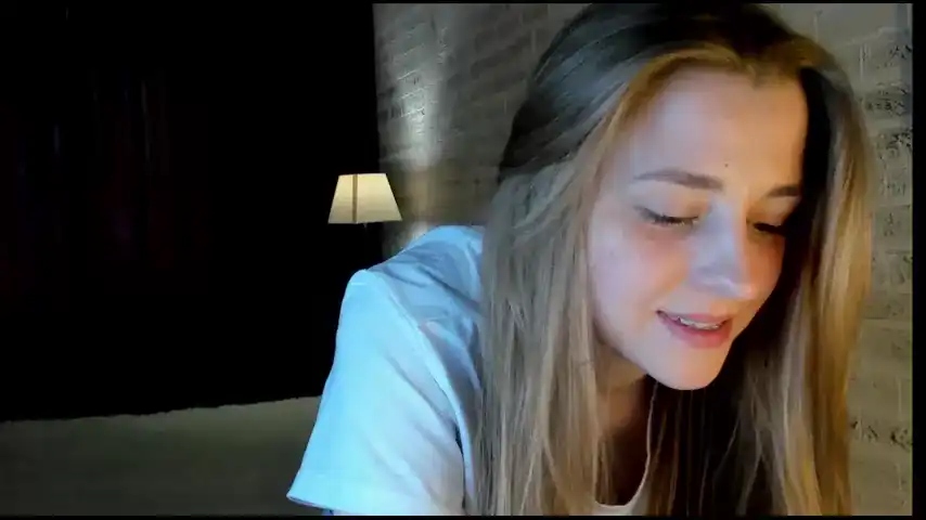 Sophie_crashh – [Chaturbate] Adult Loves To Masturbated Hottest Webcam Babe – 2025-02-19 07:24:16
