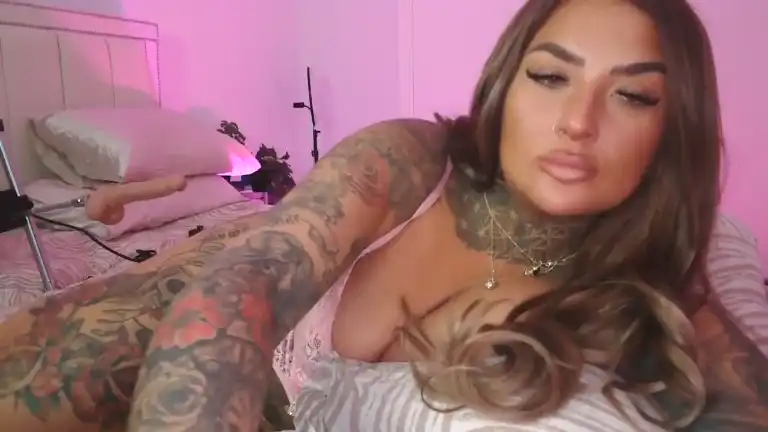 Karolinaox – [Streamate] Sweet Model Spy Video Amateur – 2025-01-24 15:04:05
