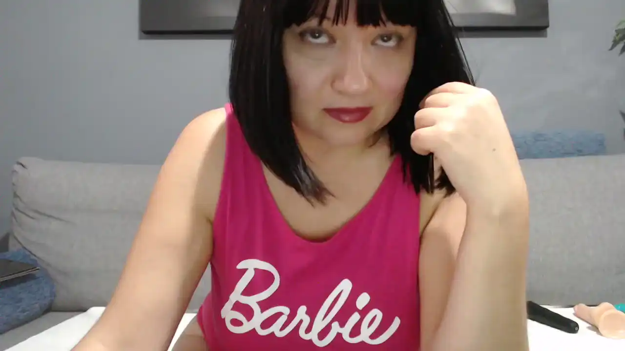 Saramunequita – [Amateur.tv] Art Adult Nora – 2025-01-15 22:12:15