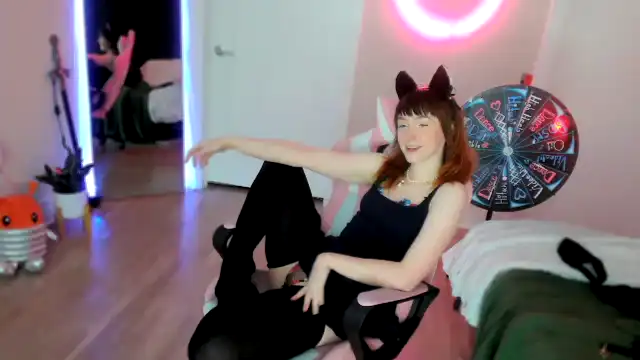 Snugglepunk – [Myfreecams] Camera Multi Goal Show Adult – 2025-10-13 00:46:52