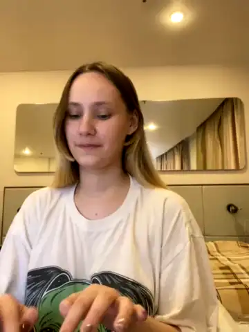 Radiants_two – [Stripchat] Porn Homemade Home Video – 2025-05-10 07:11:07