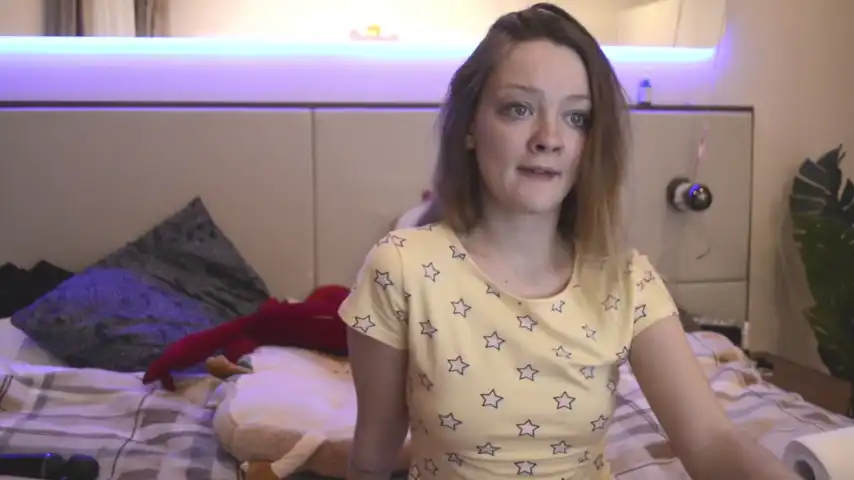 Radiants_two – [Stripchat] Lesbian Gets Dirty Slutty – 2025-02-05 21:23:29