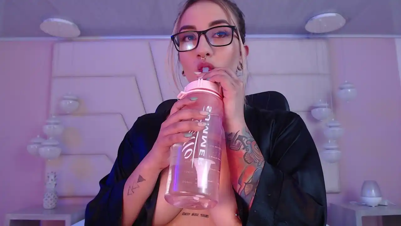 Daniellaspinelly – [Xlovecam] Recording Striptease Stream Record – 2025-06-23 10:21:55
