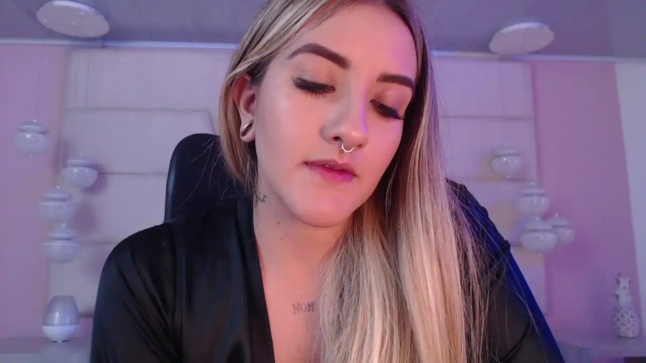 Daniellaspinelly – [Xlovecam] Sexy Bitch Hidden Hot Babe Strips – 2026-02-01 21:37:06