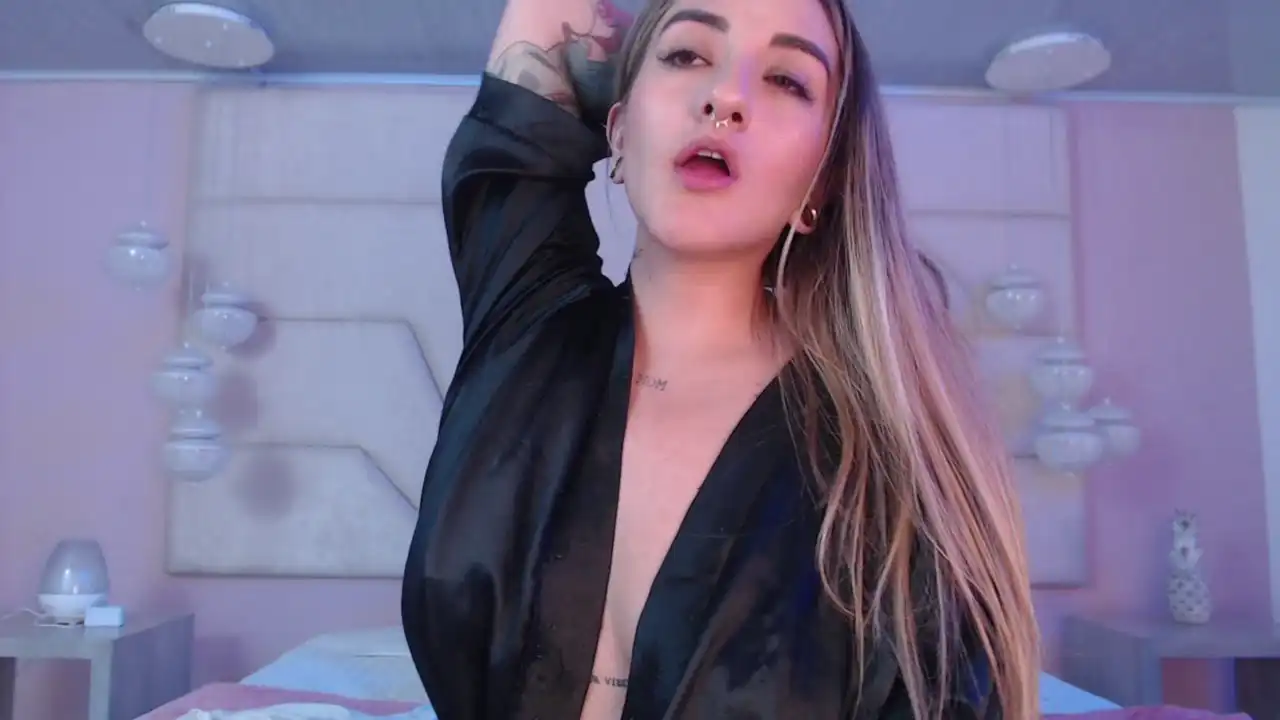 Daniellaspinelly – [Xlovecam] Art Babe Live Show – 2025-05-18 03:09:29