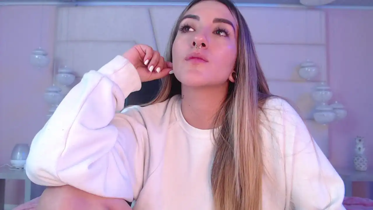 Daniellaspinelly – [Xlovecam] First Time Slutty Finger – 2025-06-08 17:02:43