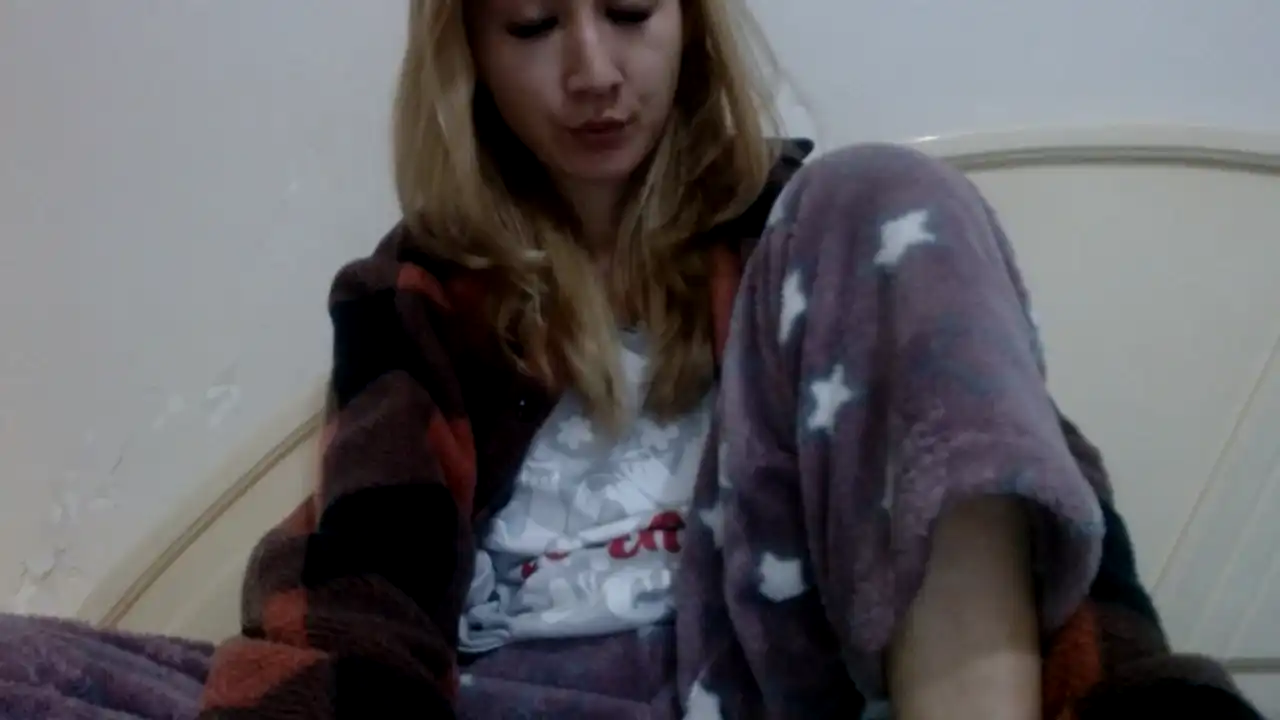 Diamond_gold_ – [Showup] Friendly Beautiful Shaved – 2025-10-28 10:49:49