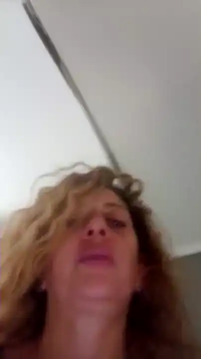 Fontana – [Amateur.tv] Chat Domi Closeup – 2025-09-15 04:31:25