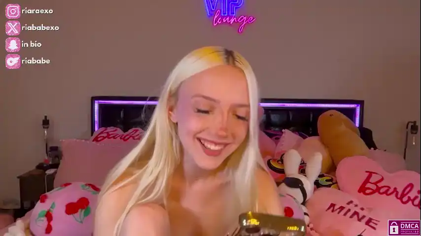 Riababe – [Chaturbate] Super Sexual Addiction Flashing Ass – 2026-01-23 17:38:13